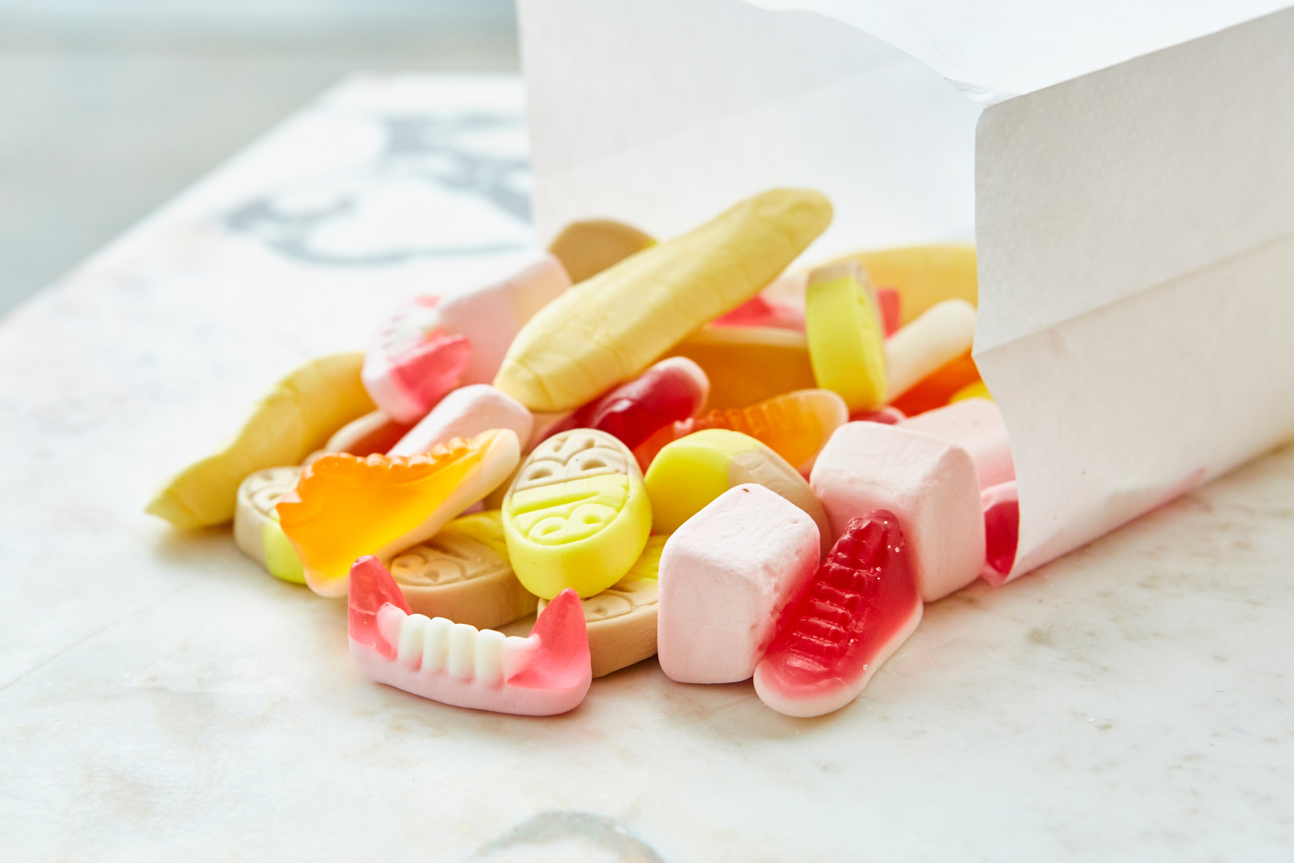 Front Page -CONFECTIONERY WORLD Shop 4572